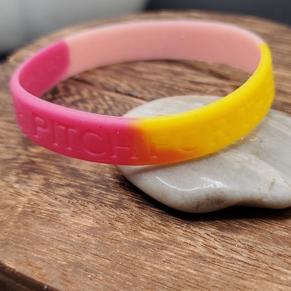 Pitch for the cure softball breast cancer ribbon ombre bracelet B3125‎